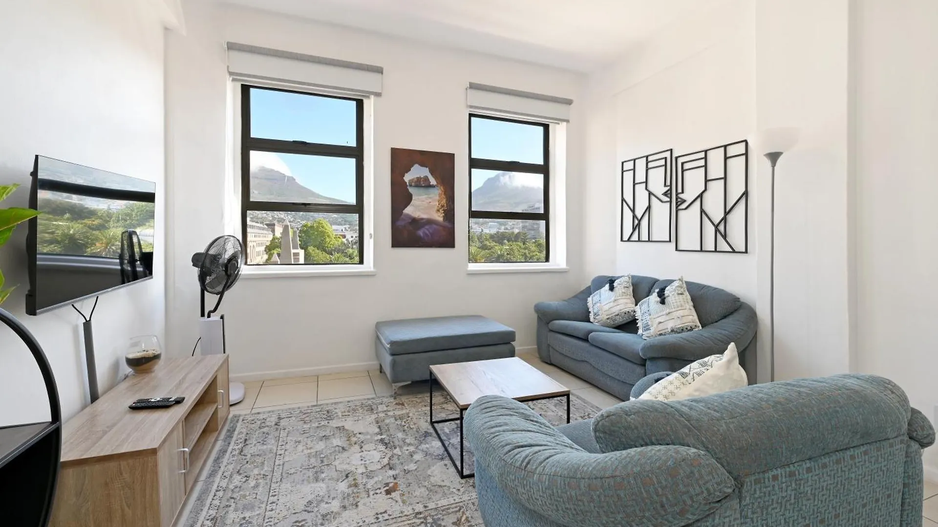 Apartment 503-607 The Piazza On Church Square Cape Town