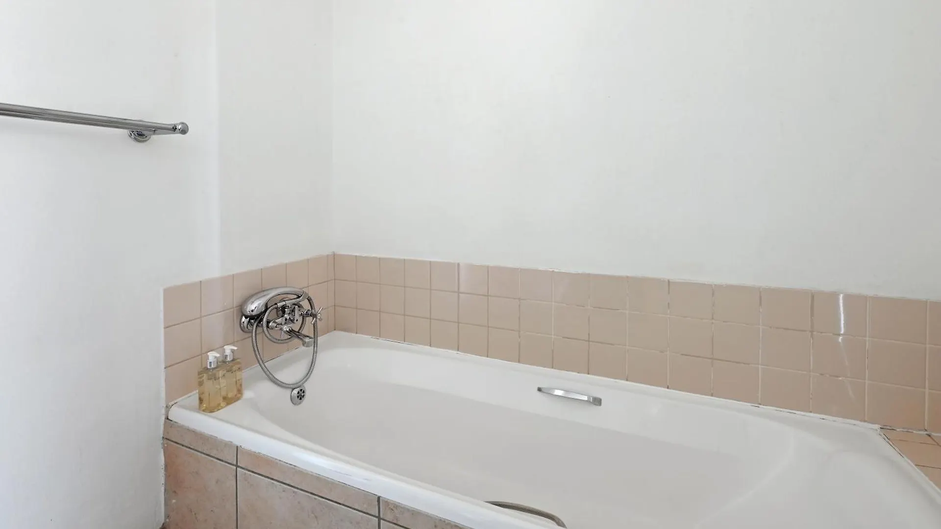 Apartment 503-607 The Piazza On Church Square Cape Town