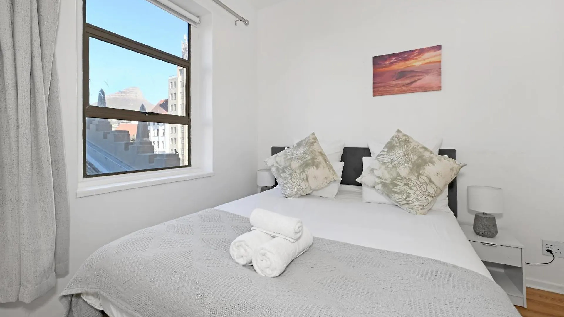 Apartment 503-607 The Piazza On Church Square Cape Town