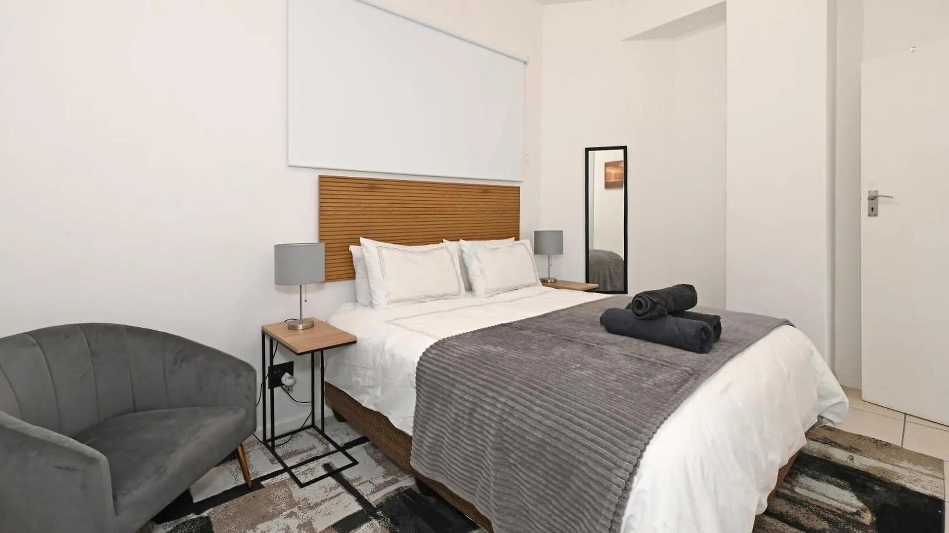 503-607 The Piazza On Church Square Cape Town Apartment